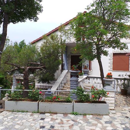 2 L Apartment Jablanac Exterior photo