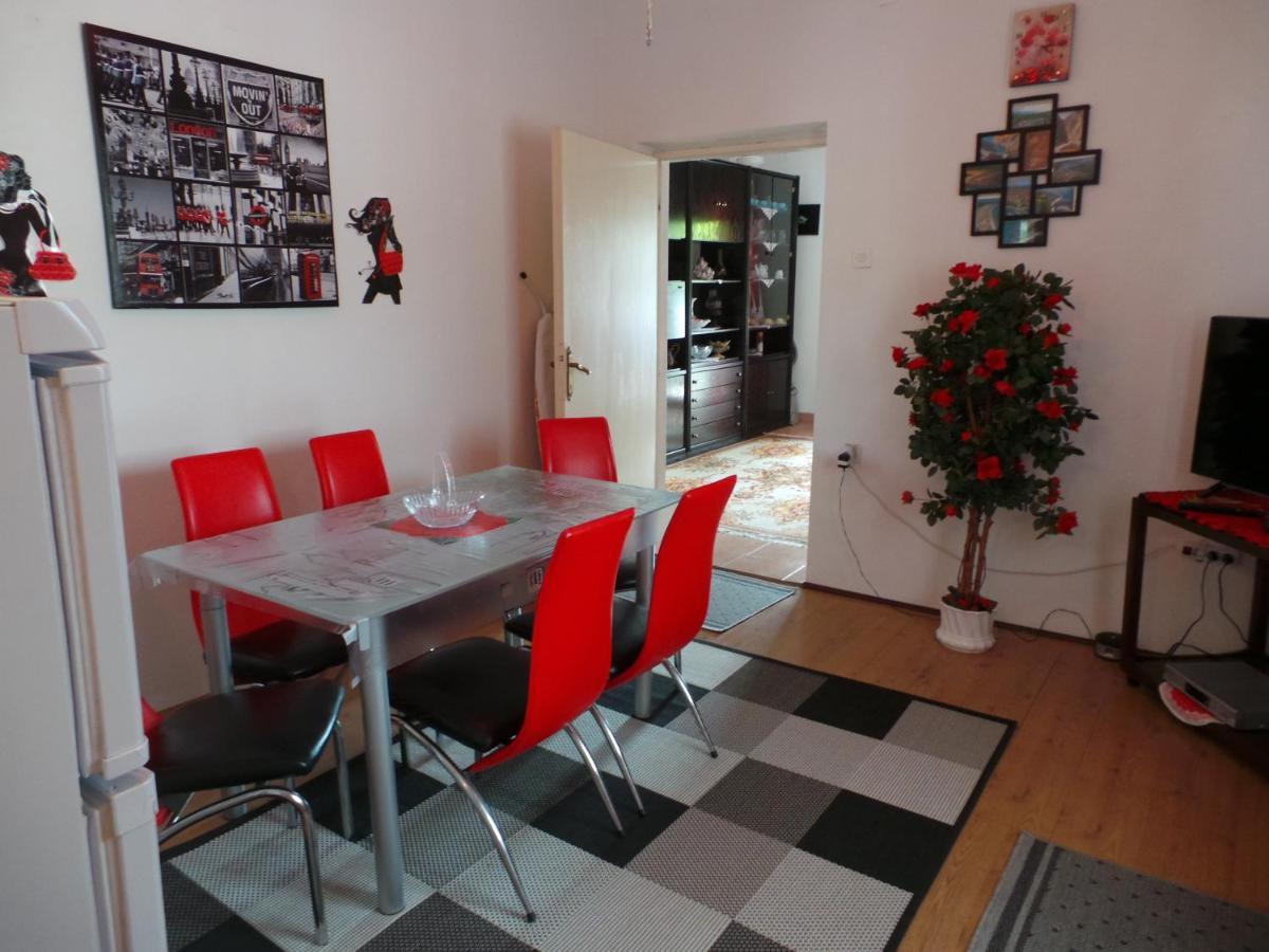 2 L Apartment Jablanac Exterior photo