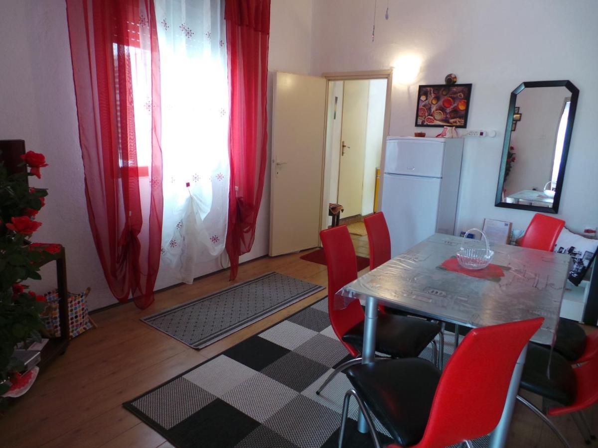 2 L Apartment Jablanac Exterior photo